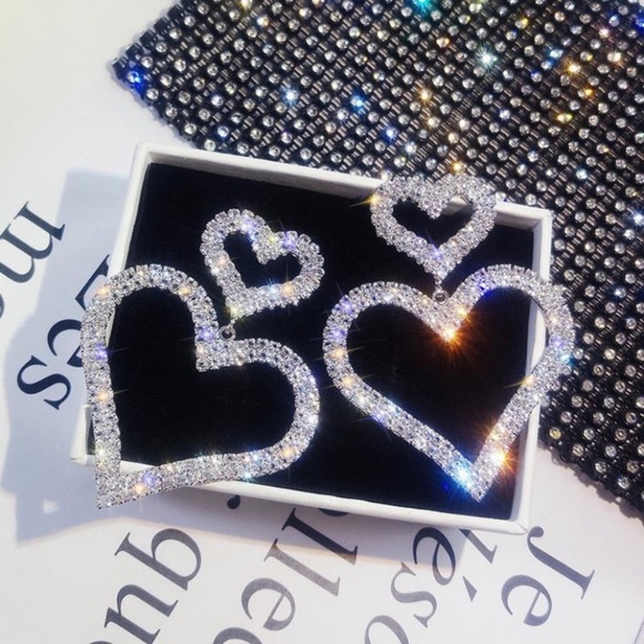 🌈2/$20🌈 Rhinestone double heart earring - Picture 4 of 7